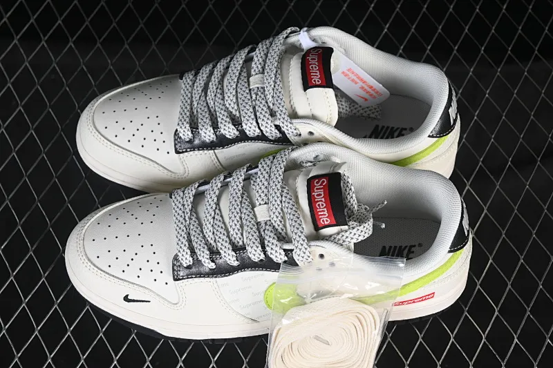 All categories Nk SB Dunk Series Nk SB Dunk Low High-end customized low-top sneakers Nike SB Dunk Low Supreme co-branded Fluorescent green hook Anniversary high-end customized low-top casual sneakers XS6089-625